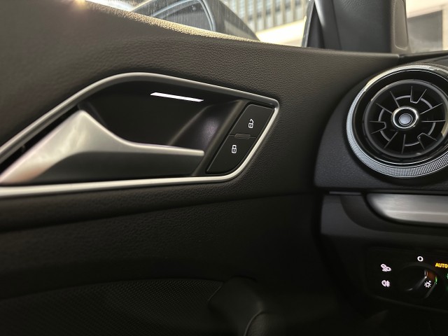 AUDI CABRIOLET 1.5 TFSI COD SP.SL.E NAP l R-LINE l CRUISE l NAVI l LMV l , SK Autos, Emmen