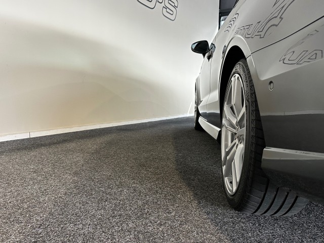 AUDI CABRIOLET 1.5 TFSI COD SP.SL.E NAP l R-LINE l CRUISE l NAVI l LMV l , SK Autos, Emmen