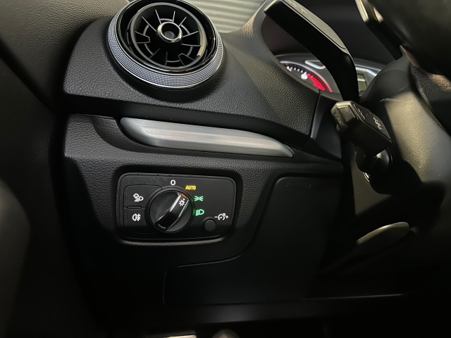 AUDI CABRIOLET 1.5 TFSI COD SP.SL.E NAP l R-LINE l CRUISE l NAVI l LMV l , SK Autos, Emmen