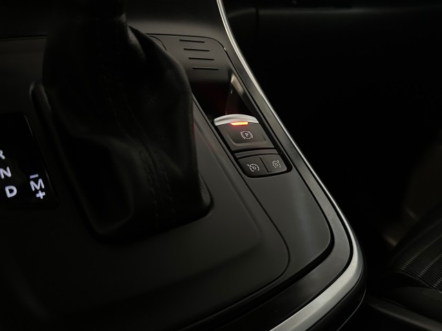 RENAULT SCENIC 1.3 TCE LIMITED l 7PRS l NAP l AUTOMAAT l PANORAMA l CAMERA l NAVI l , SK Autos, Emmen