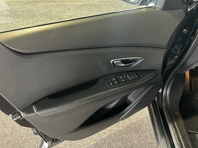 RENAULT SCENIC 1.3 TCE LIMITED l 7PRS l NAP l AUTOMAAT l PANORAMA l CAMERA l NAVI l , SK Autos, Emmen