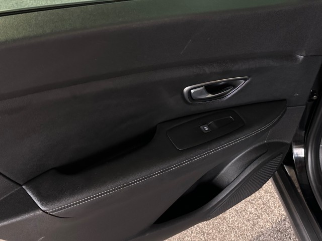 RENAULT SCENIC 1.3 TCE LIMITED l 7PRS l NAP l AUTOMAAT l PANORAMA l CAMERA l NAVI l , SK Autos, Emmen