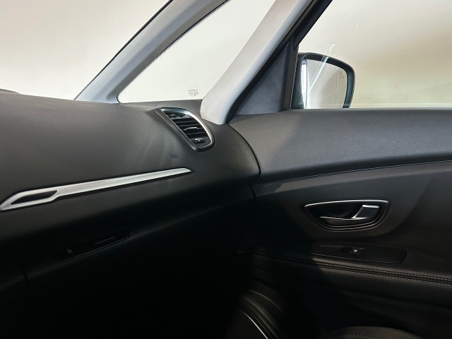 RENAULT SCENIC 1.3 TCE LIMITED l 7PRS l NAP l AUTOMAAT l PANORAMA l CAMERA l NAVI l , SK Autos, Emmen