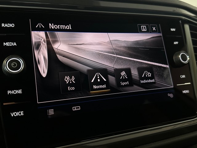 VOLKSWAGEN T-ROC 2.0 TSI 4MOTION SP. l DIGITAAL DASH l ELEK ACHTERKL l CAMERA l STOELVERW l , SK Autos, Emmen