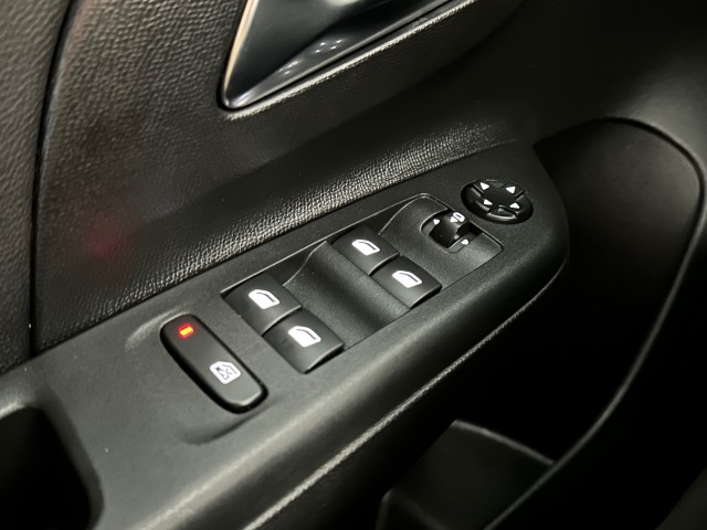 OPEL CORSA 1.2 LEVEL 4 l NAP l AUTOMAAT l CRUISE l STOELVERW l CLIMA l AFN TREKHA l CAM l , SK Autos, Emmen