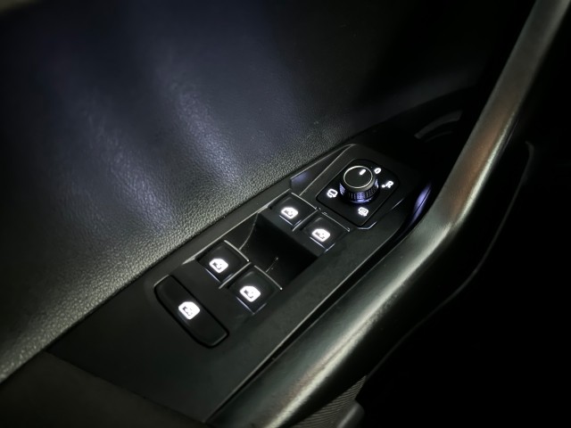 VOLKSWAGEN POLO 1.0 TSI R-LINE BNS l NAP l IQ LIGHT l STOELVERW l ACC l LMV l CARPLAY l , SK Autos, Emmen