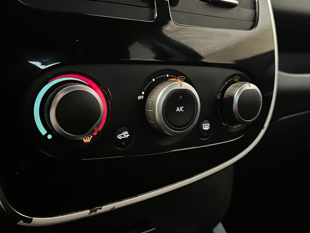 RENAULT CLIO 0.9 TCE NIGHT&DAY l NAP l STARTSTOP l NAVI l PDC l BLUETOOTH l , SK Autos, Emmen