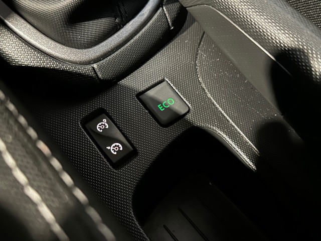 RENAULT CLIO 0.9 TCE NIGHT&DAY l NAP l STARTSTOP l NAVI l PDC l BLUETOOTH l , SK Autos, Emmen