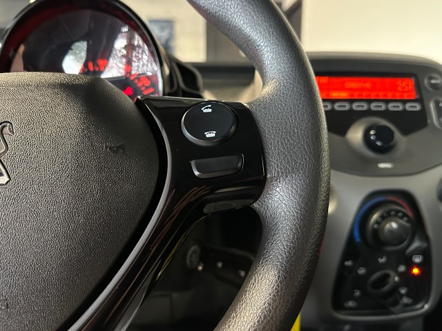 PEUGEOT 108 1.0 E-VTI ACTIVE l NAP l 5DRS l AIRCO l BLUETOOTH l , SK Autos, Emmen