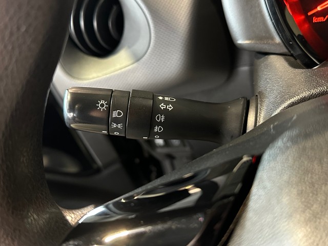 PEUGEOT 108 1.0 E-VTI ACTIVE l NAP l 5DRS l AIRCO l BLUETOOTH l , SK Autos, Emmen