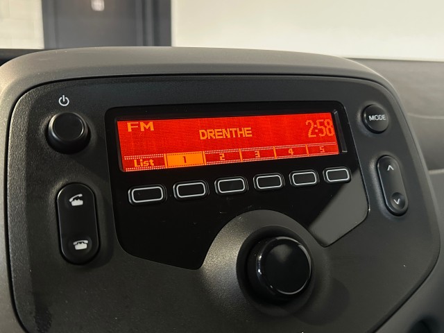 PEUGEOT 108 1.0 E-VTI ACTIVE l NAP l 5DRS l AIRCO l BLUETOOTH l , SK Autos, Emmen