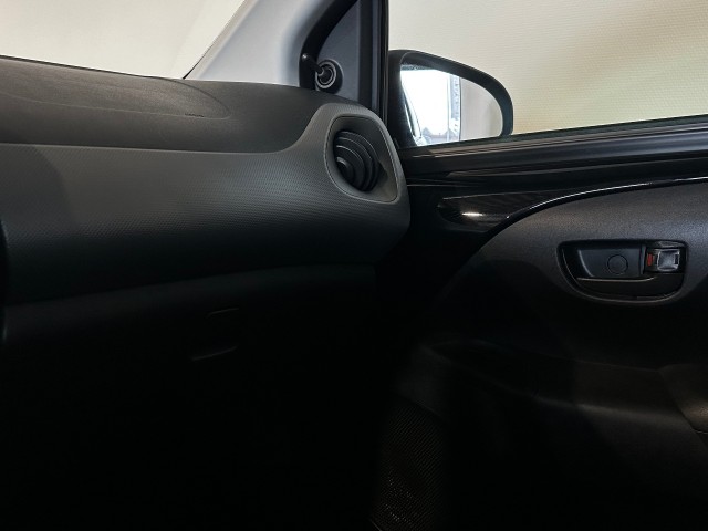 PEUGEOT 108 1.0 E-VTI ACTIVE l NAP l 5DRS l AIRCO l BLUETOOTH l , SK Autos, Emmen