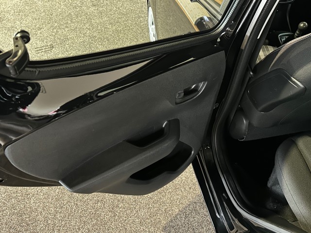 PEUGEOT 108 1.0 E-VTI ACTIVE l NAP l 5DRS l AIRCO l BLUETOOTH l , SK Autos, Emmen