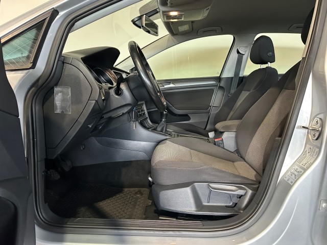 VOLKSWAGEN GOLF 1.2 TSI TREND ED. l 5DRS l NAVI l STOELVERW l LMV l BLUETOOTH l , SK Autos, Emmen