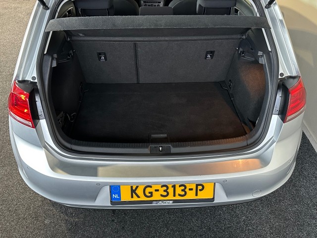 VOLKSWAGEN GOLF 1.2 TSI TREND ED. l 5DRS l NAVI l STOELVERW l LMV l BLUETOOTH l , SK Autos, Emmen