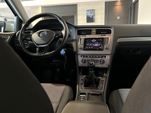 VOLKSWAGEN GOLF 1.2 TSI TREND ED. l 5DRS l NAVI l STOELVERW l LMV l BLUETOOTH l , SK Autos, Emmen