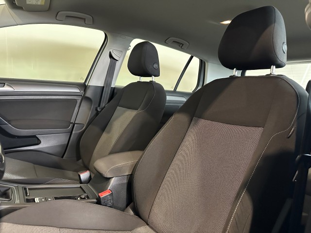 VOLKSWAGEN GOLF 1.2 TSI TREND ED. l 5DRS l NAVI l STOELVERW l LMV l BLUETOOTH l , SK Autos, Emmen