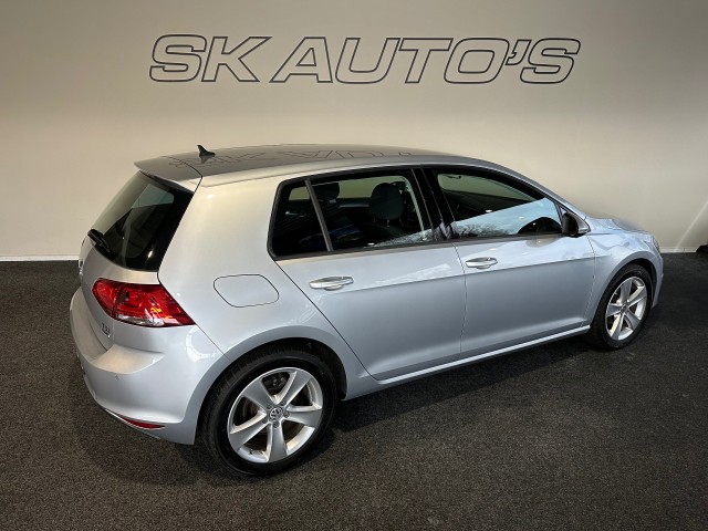 VOLKSWAGEN GOLF 1.2 TSI TREND ED. l 5DRS l NAVI l STOELVERW l LMV l BLUETOOTH l , SK Autos, Emmen