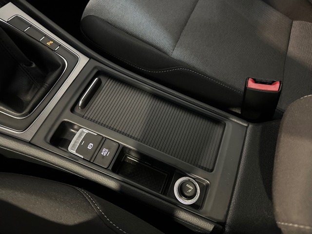 VOLKSWAGEN GOLF 1.2 TSI TREND ED. l 5DRS l NAVI l STOELVERW l LMV l BLUETOOTH l , SK Autos, Emmen