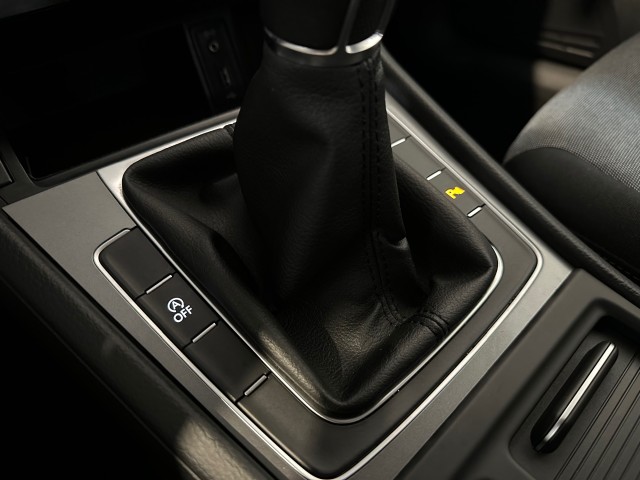 VOLKSWAGEN GOLF 1.2 TSI TREND ED. l 5DRS l NAVI l STOELVERW l LMV l BLUETOOTH l , SK Autos, Emmen