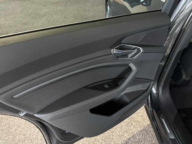 AUDI E-TRON E-TRON 50 Q L ED+ l NAP l PANORAMA l LEER l ELEK ACHTERKLEP l LUCHTVERING l MEMORY l , SK Autos, Emmen