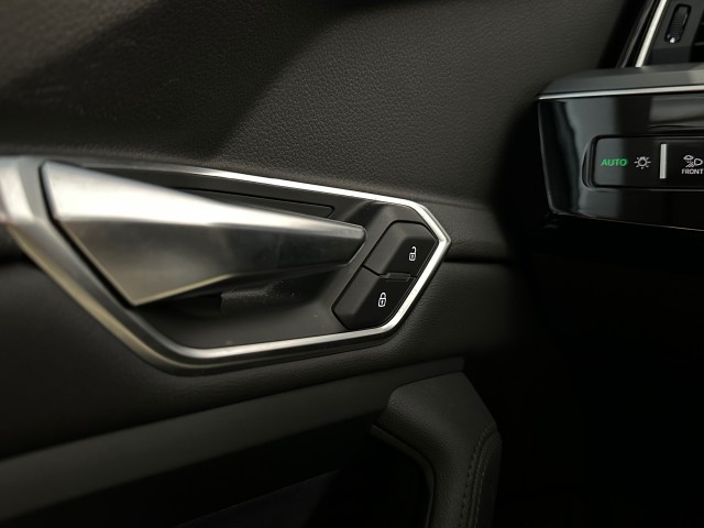 AUDI E-TRON E-TRON 50 Q L ED+ l NAP l PANORAMA l LEER l ELEK ACHTERKLEP l LUCHTVERING l MEMORY l , SK Autos, Emmen