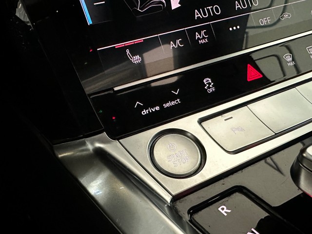 AUDI E-TRON E-TRON 50 Q L ED+ l NAP l PANORAMA l LEER l ELEK ACHTERKLEP l LUCHTVERING l MEMORY l , SK Autos, Emmen