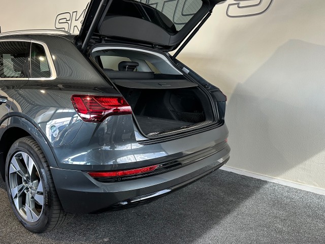 AUDI E-TRON E-TRON 50 Q L ED+ l NAP l PANORAMA l LEER l ELEK ACHTERKLEP l LUCHTVERING l MEMORY l , SK Autos, Emmen