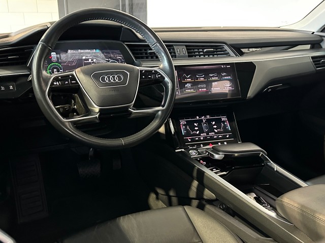 AUDI E-TRON E-TRON 50 Q L ED+ l NAP l PANORAMA l LEER l ELEK ACHTERKLEP l LUCHTVERING l MEMORY l , SK Autos, Emmen