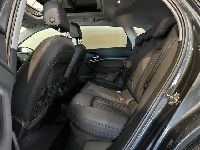 AUDI E-TRON E-TRON 50 Q L ED+ l NAP l PANORAMA l LEER l ELEK ACHTERKLEP l LUCHTVERING l MEMORY l , SK Autos, Emmen