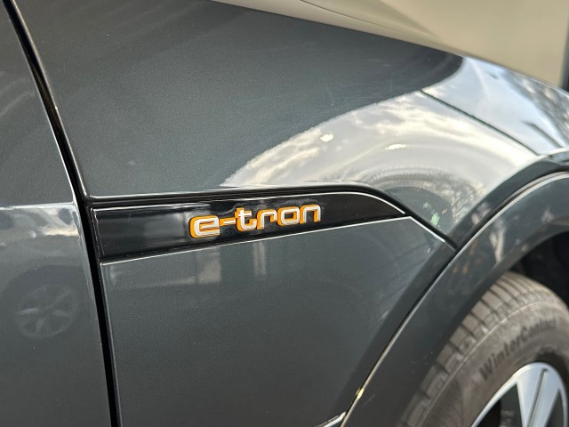 AUDI E-TRON E-TRON 50 Q L ED+ l NAP l PANORAMA l LEER l ELEK ACHTERKLEP l LUCHTVERING l MEMORY l , SK Autos, Emmen