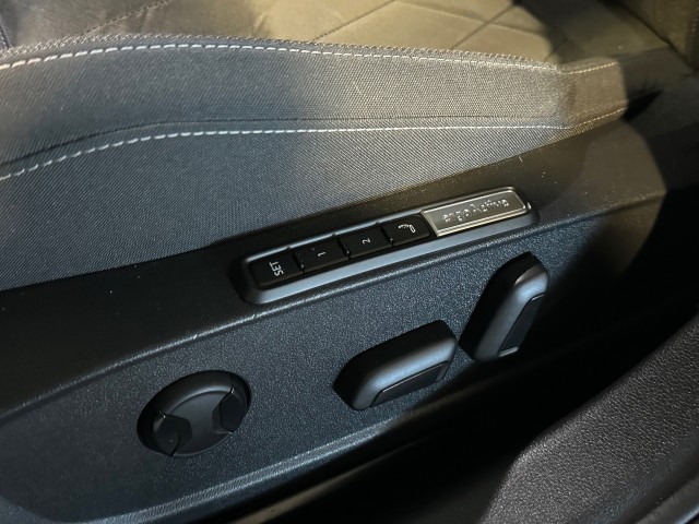 VOLKSWAGEN GOLF 1.0 ETSI LIFE BNS l ORG NL l MEMORY l CAMERA l SFEERVERL l CARPLAY l , SK Autos, Emmen