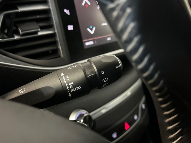PEUGEOT 308 1.2 PURET.BLUE L. EX l NAP l CARPLAY l CRUISE l LMV l CLIMA l , SK Autos, Emmen