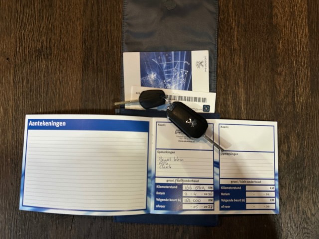 PEUGEOT 308 1.2 PURET.BLUE L. EX l NAP l CARPLAY l CRUISE l LMV l CLIMA l , SK Autos, Emmen