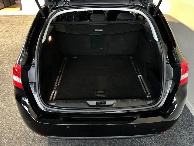 PEUGEOT 308 1.2 PURET.BLUE L. EX l NAP l CARPLAY l CRUISE l LMV l CLIMA l , SK Autos, Emmen