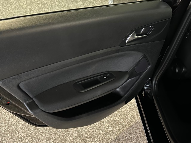 PEUGEOT 308 1.2 PURET.BLUE L. EX l NAP l CARPLAY l CRUISE l LMV l CLIMA l , SK Autos, Emmen