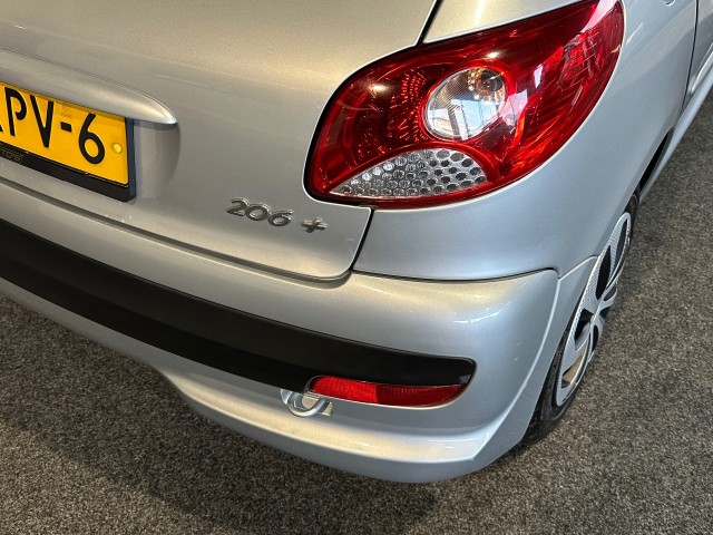 PEUGEOT 206 1.4 URBAN MOVE + l NAP l 5DRS l AIRCO l ELEK RAMEN l , SK Autos, Emmen