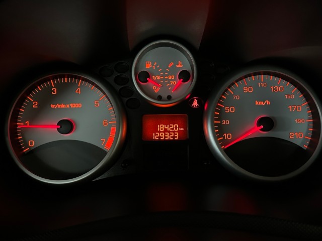 PEUGEOT 206 1.4 URBAN MOVE + l NAP l 5DRS l AIRCO l ELEK RAMEN l , SK Autos, Emmen