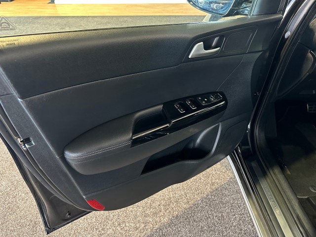 KIA SPORTAGE 1.6 T-GDI 4WD GT-L. NAP l TREKH l STOEL/STUURVERW l PANORAMA l CARPLAY l , SK Autos, Emmen