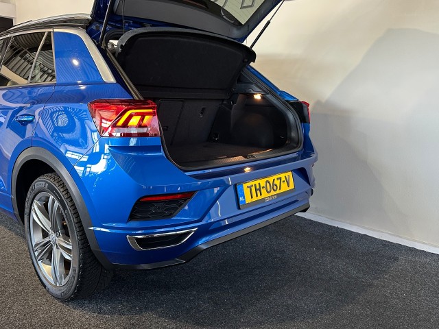 VOLKSWAGEN T-ROC 1.5 TSI SPORT l NAP l PANO l STOELVERW l VIRTUEEL DASH l R-LINE l , SK Autos, Emmen