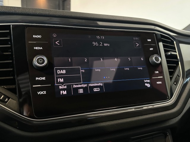VOLKSWAGEN T-ROC 1.5 TSI SPORT l NAP l PANO l STOELVERW l VIRTUEEL DASH l R-LINE l , SK Autos, Emmen