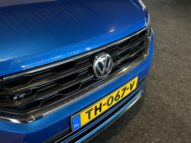 VOLKSWAGEN T-ROC 1.5 TSI SPORT l NAP l PANO l STOELVERW l VIRTUEEL DASH l R-LINE l , SK Autos, Emmen