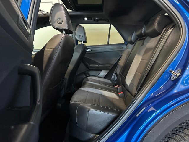 VOLKSWAGEN T-ROC 1.5 TSI SPORT l NAP l PANO l STOELVERW l VIRTUEEL DASH l R-LINE l , SK Autos, Emmen