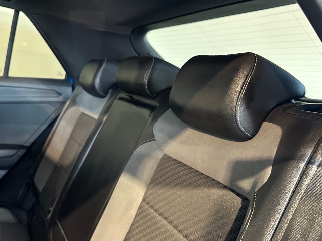 VOLKSWAGEN T-ROC 1.5 TSI SPORT l NAP l PANO l STOELVERW l VIRTUEEL DASH l R-LINE l , SK Autos, Emmen