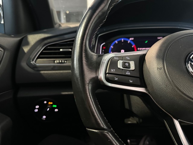 VOLKSWAGEN T-ROC 1.5 TSI SPORT l NAP l PANO l STOELVERW l VIRTUEEL DASH l R-LINE l , SK Autos, Emmen