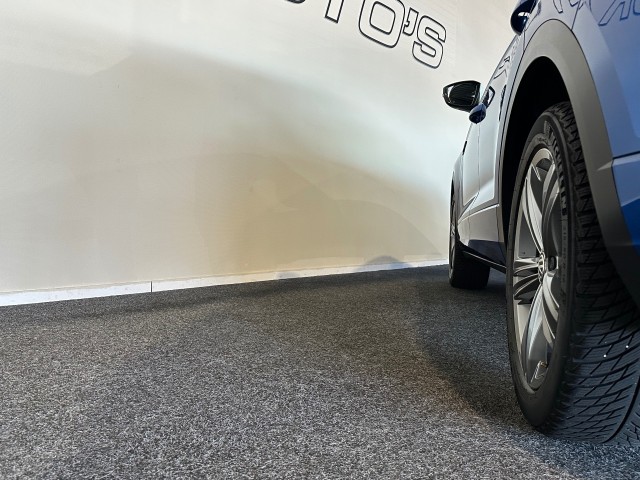 VOLKSWAGEN T-ROC 1.5 TSI SPORT l NAP l PANO l STOELVERW l VIRTUEEL DASH l R-LINE l , SK Autos, Emmen