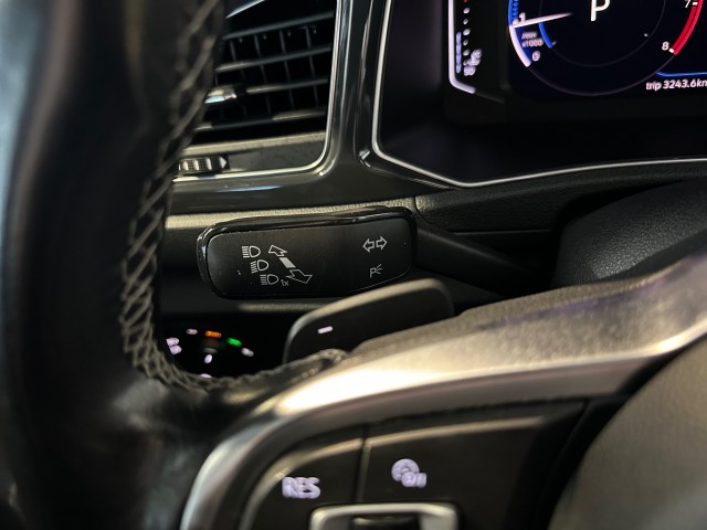 VOLKSWAGEN T-ROC 1.5 TSI SPORT l NAP l PANO l STOELVERW l VIRTUEEL DASH l R-LINE l , SK Autos, Emmen