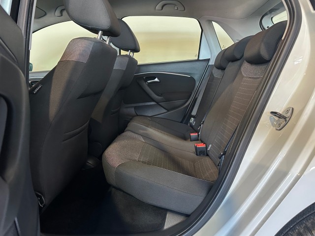 VOLKSWAGEN POLO 1.2 TSI COMFORTLINE l NAP l 5DRS l CRUISE l LMV l AUTOMAAT l , SK Autos, Emmen