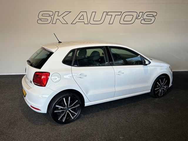 VOLKSWAGEN POLO 1.2 TSI COMFORTLINE l NAP l 5DRS l CRUISE l LMV l AUTOMAAT l , SK Autos, Emmen