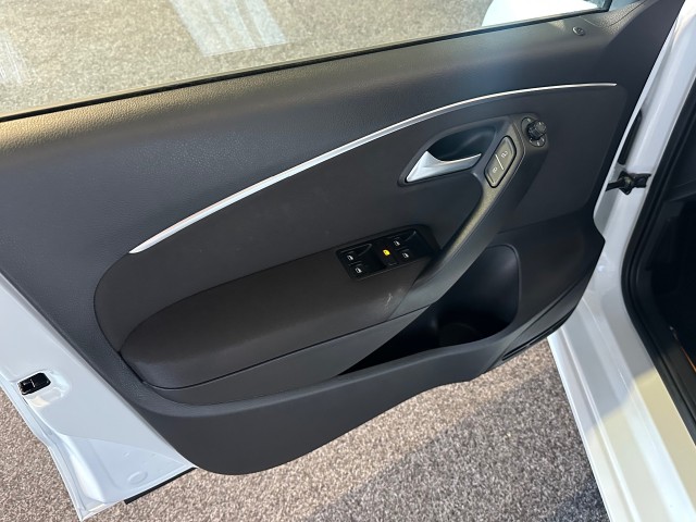 VOLKSWAGEN POLO 1.2 TSI COMFORTLINE l NAP l 5DRS l CRUISE l LMV l AUTOMAAT l , SK Autos, Emmen